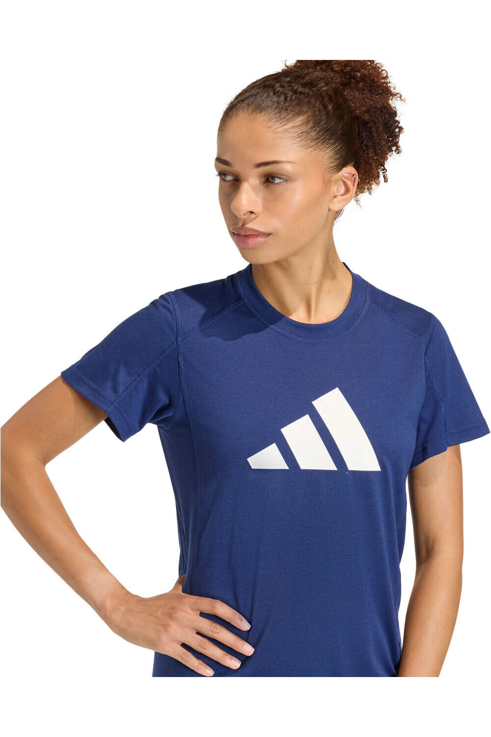 adidas camisetas fitness mujer WORKOUT ESSENTIALS BIG PERFORMANCE LOGO AZUL vista detalle
