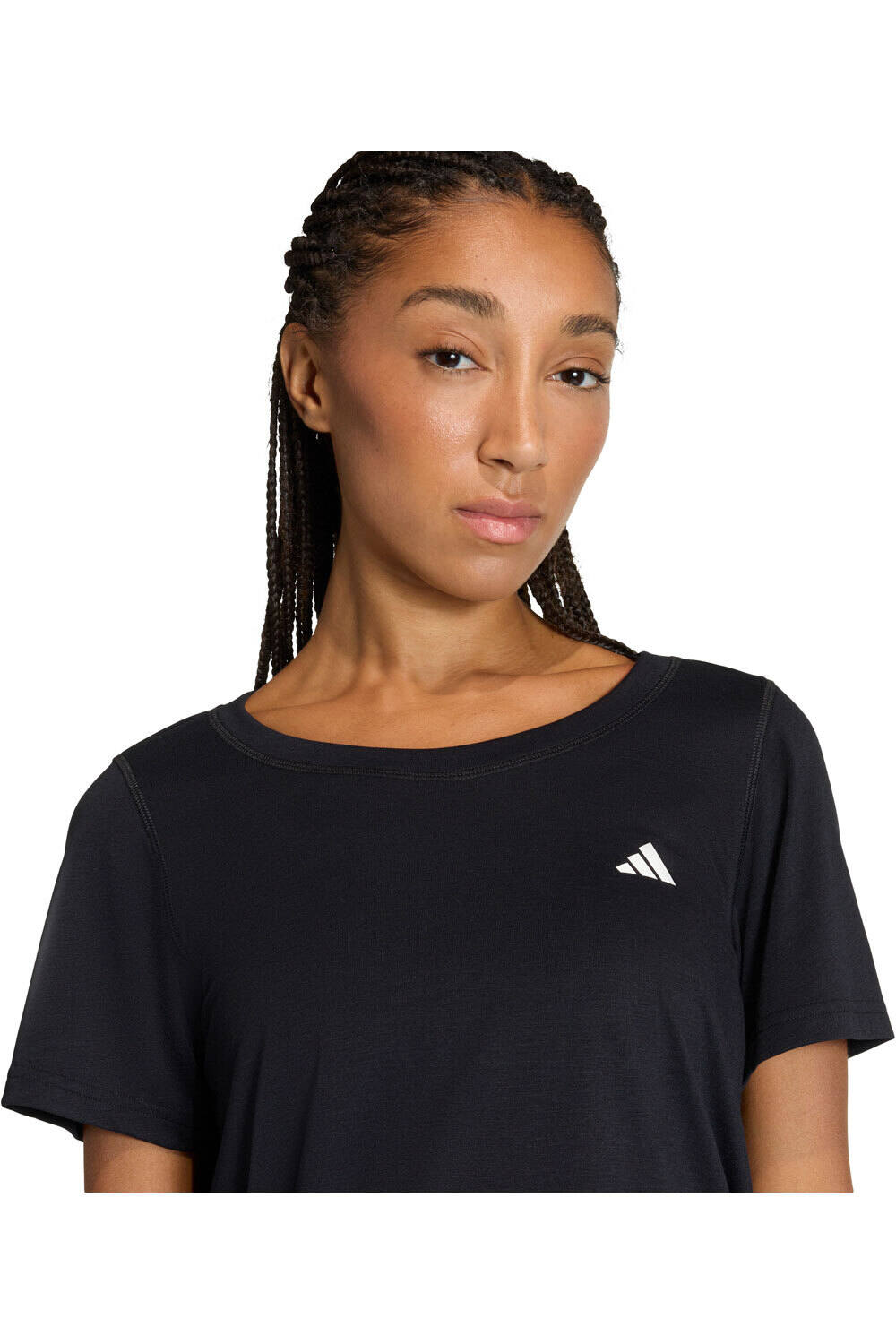 adidas camisetas fitness mujer WORKOUT ESSENTIALS SCOOP NECK NEGRO vista detalle