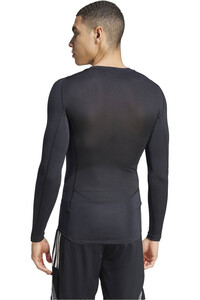 adidas camisetas fútbol manga larga TECHFIT NEGRO vista trasera