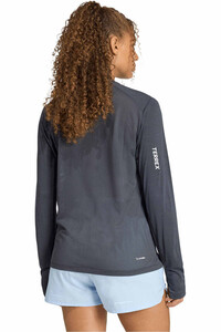 adidas camisetas trail running manga larga mujer TERREX XPERIOR CLIMACOOL+ GRIS vista trasera