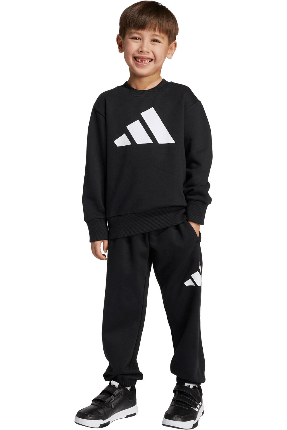 adidas chándal junior Conjunto sudadera y pantaln Ess NEGRO vista frontal
