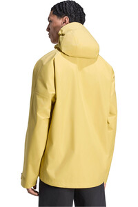 adidas chaqueta impermeable hombre XPR 2L GORE JKT AMARILLO vista trasera