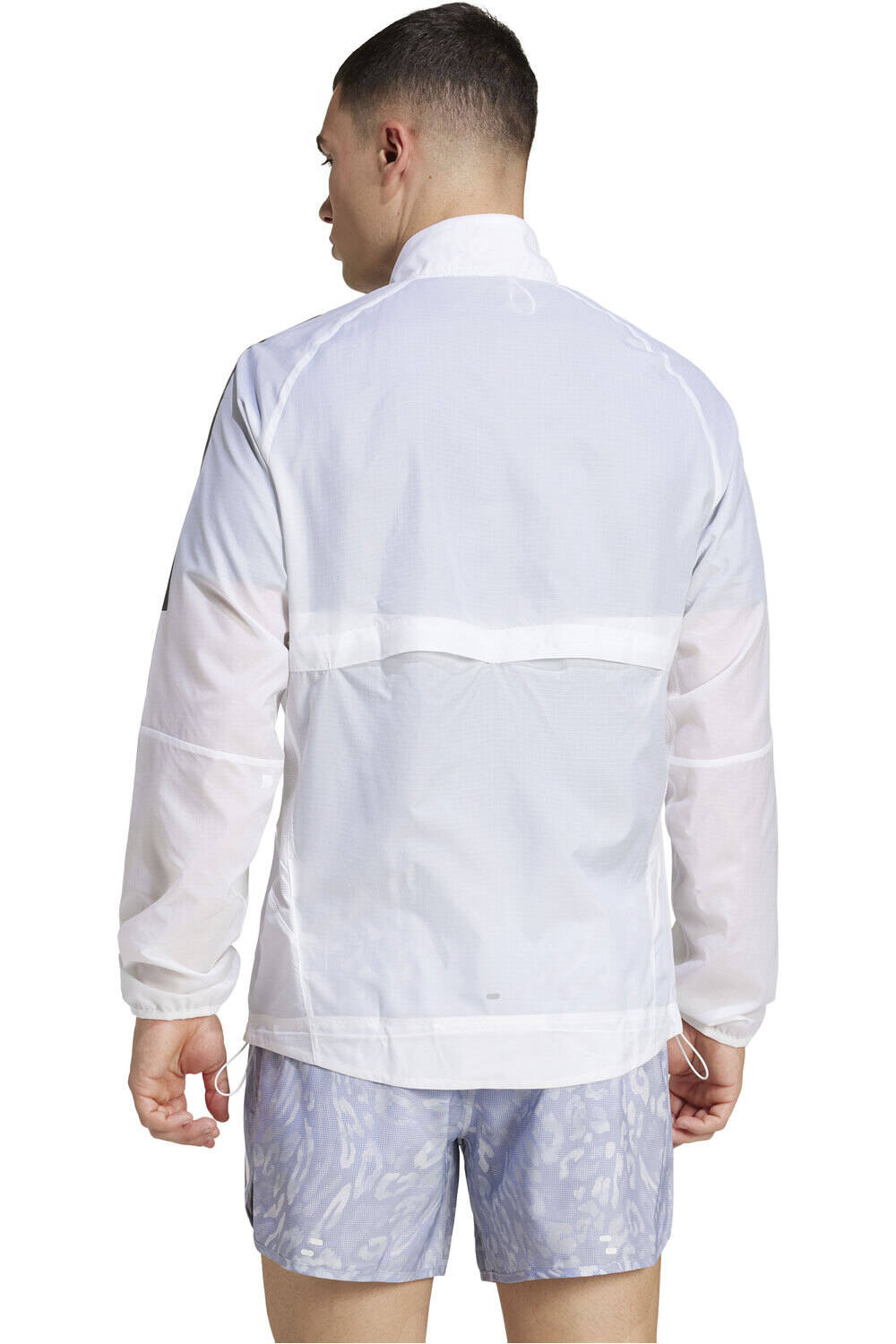 adidas CHAQUETA RUNNING HOMBRE OWN THE RUN 3 STRIPES PACKABLE BLANCO vista trasera