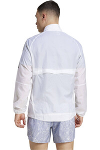 adidas CHAQUETA RUNNING HOMBRE OWN THE RUN 3 STRIPES PACKABLE BLANCO vista trasera