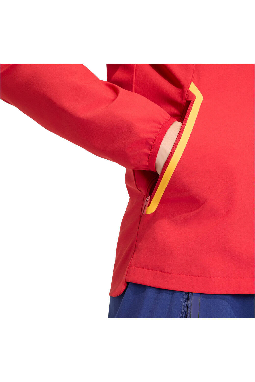 adidas chubasqueros y chaquetones entrenamiento fútbol ESPAÑA MUNDIAL 2026 TIRO TRAVEL ROJO 03