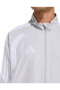 adidas chubasqueros y chaquetones entrenamiento fútbol TIRO26 LEAGUE PRESENTATION GRIS 03