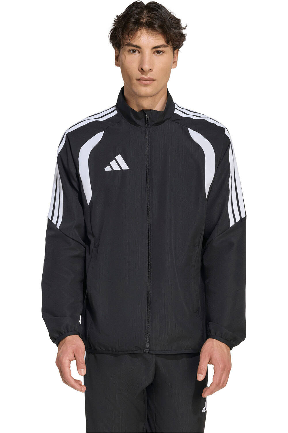 adidas chubasqueros y chaquetones entrenamiento fútbol TIRO26 LEAGUE PRESENTATION NEGRO vista frontal