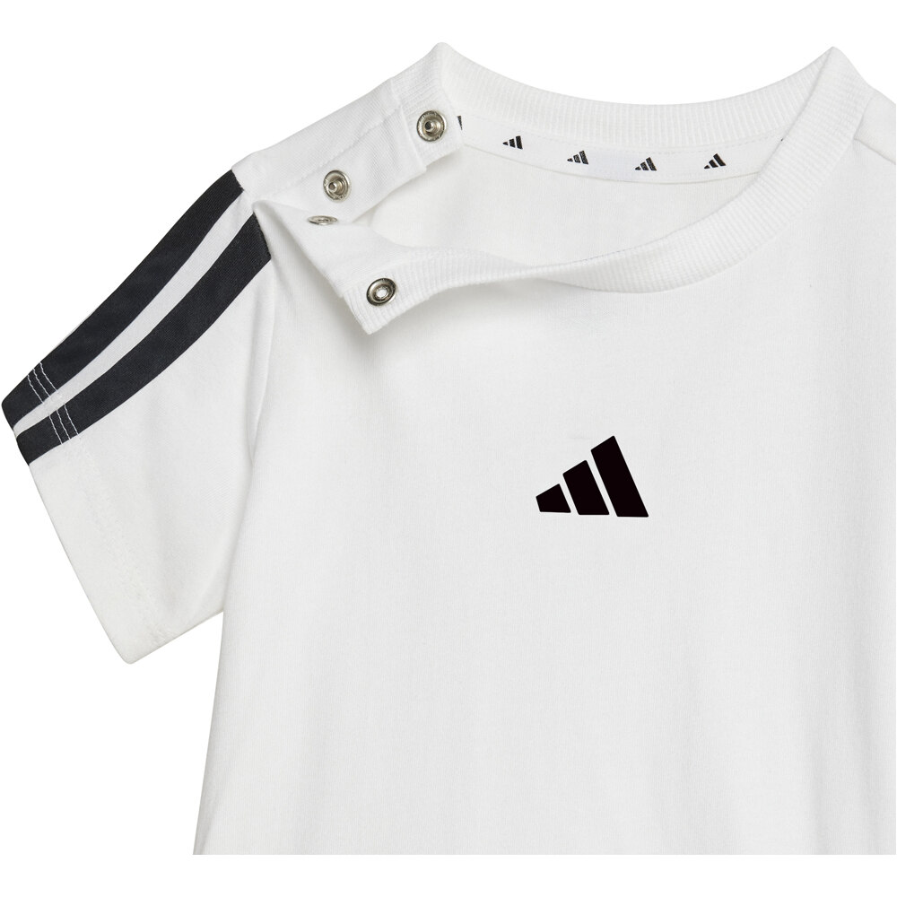adidas conjunto bebé ESSENTIALS BLANCO 04