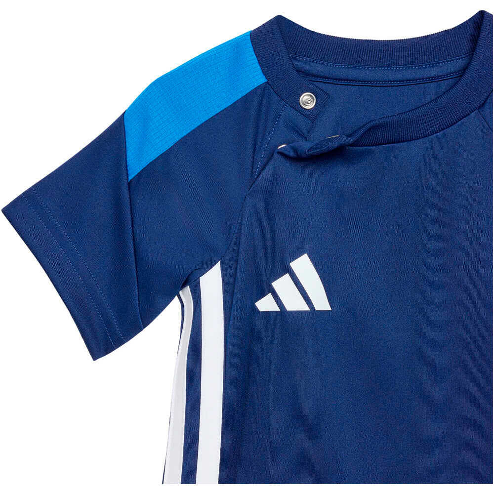 adidas equipación fútbol niño TIRO 26 ESSENTIALS AZUL 04