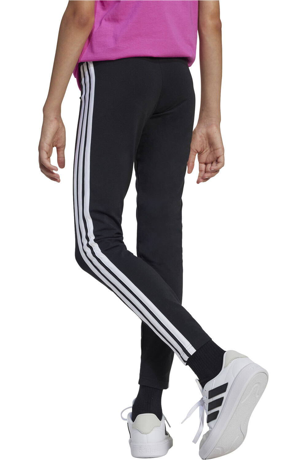 adidas malla larga niña ESSENTIALS 3 STRIPES NEGRO vista trasera