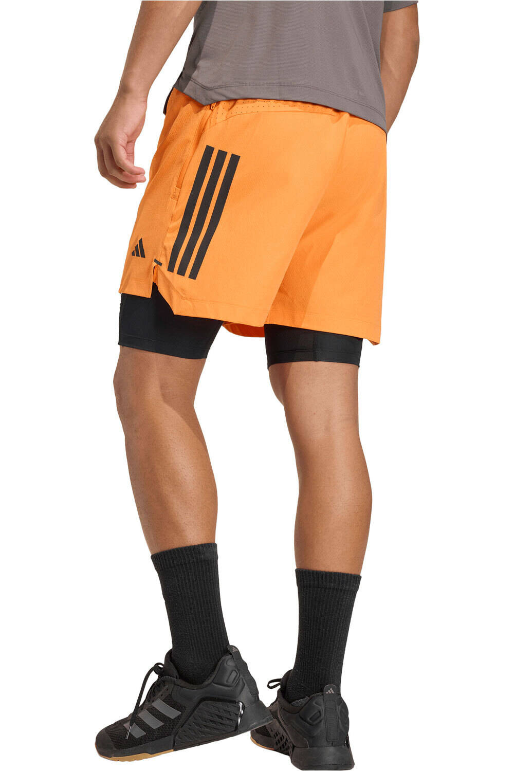 adidas pantalón corto fitness hombre D4T POWER NARANJA vista trasera