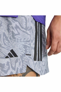 adidas pantalón corto fitness hombre D4T PrimeLift S 5 GRIS 03