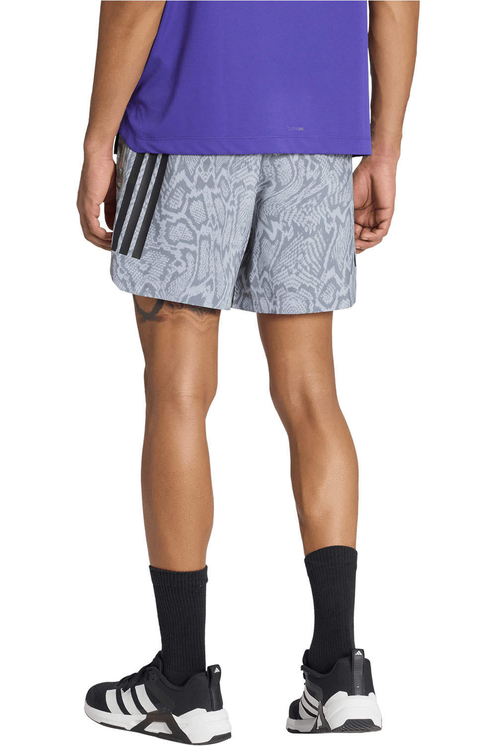 adidas pantalón corto fitness hombre D4T PrimeLift S 5 GRIS vista trasera