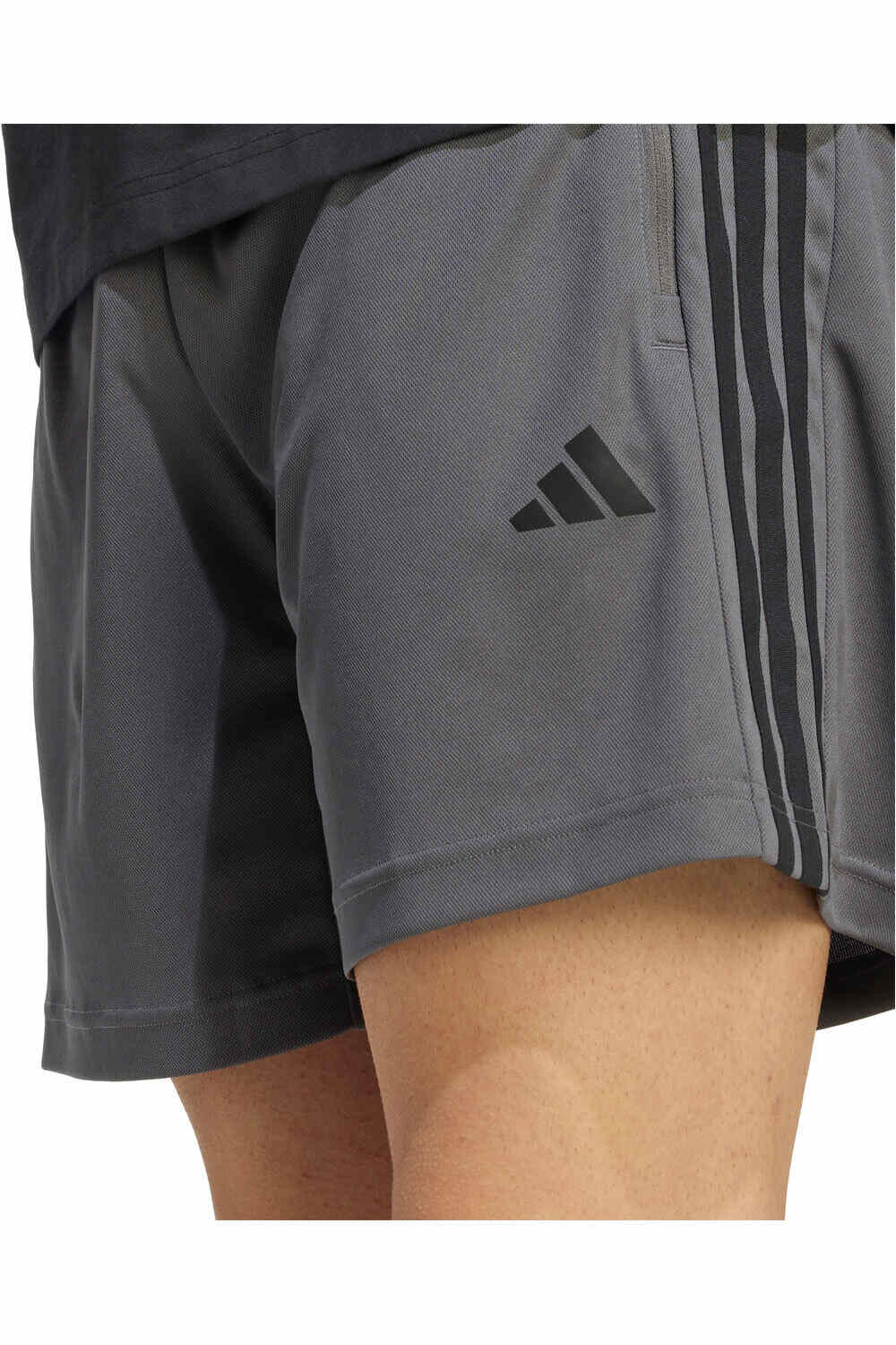 adidas pantalón corto fitness hombre WE BAS 3SPQ S7 GRIS 03