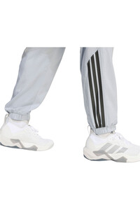 adidas pantalon fitness hombre TECH ESSENTIALS WORKOUTPANTS GRIS vista detalle