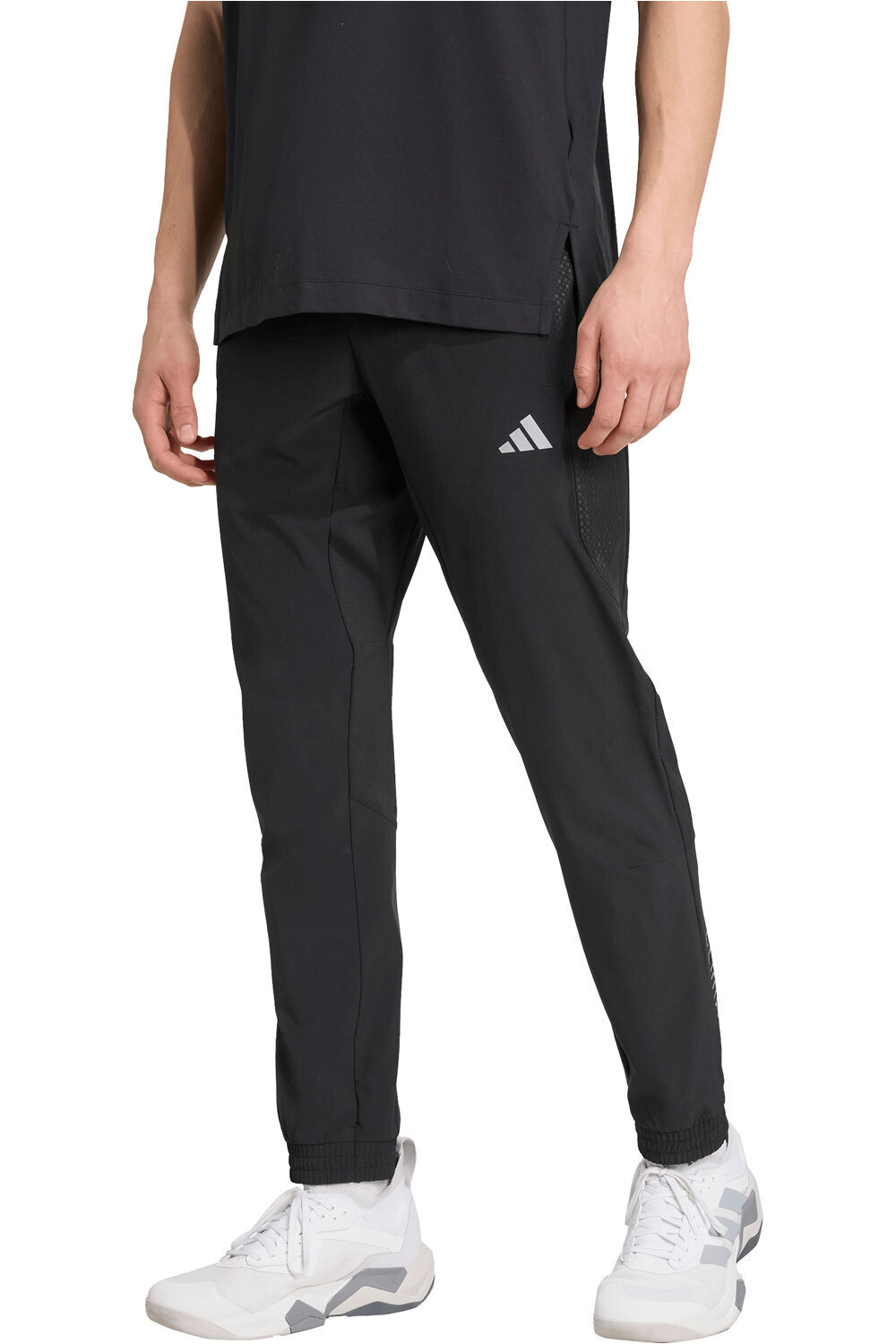 adidas pantalon fitness hombre TRACKPANT TECH NEGRO vista frontal