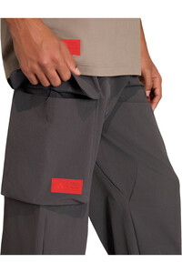 adidas pantalón hombre AUDI REVOLUT F1 TEAM NARANJA vista detalle