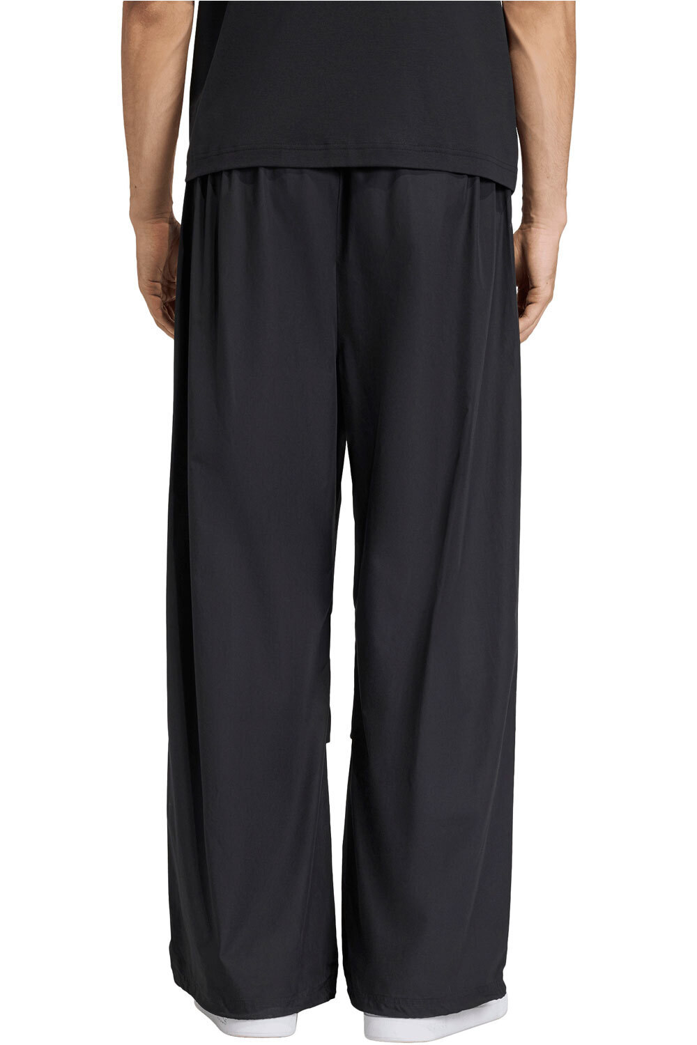 adidas pantalón hombre CITY TECH WOVEN NEGRO vista trasera