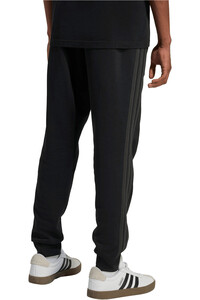 adidas pantalón hombre ESSENTIALS 3 STRIPES NEGRO vista trasera