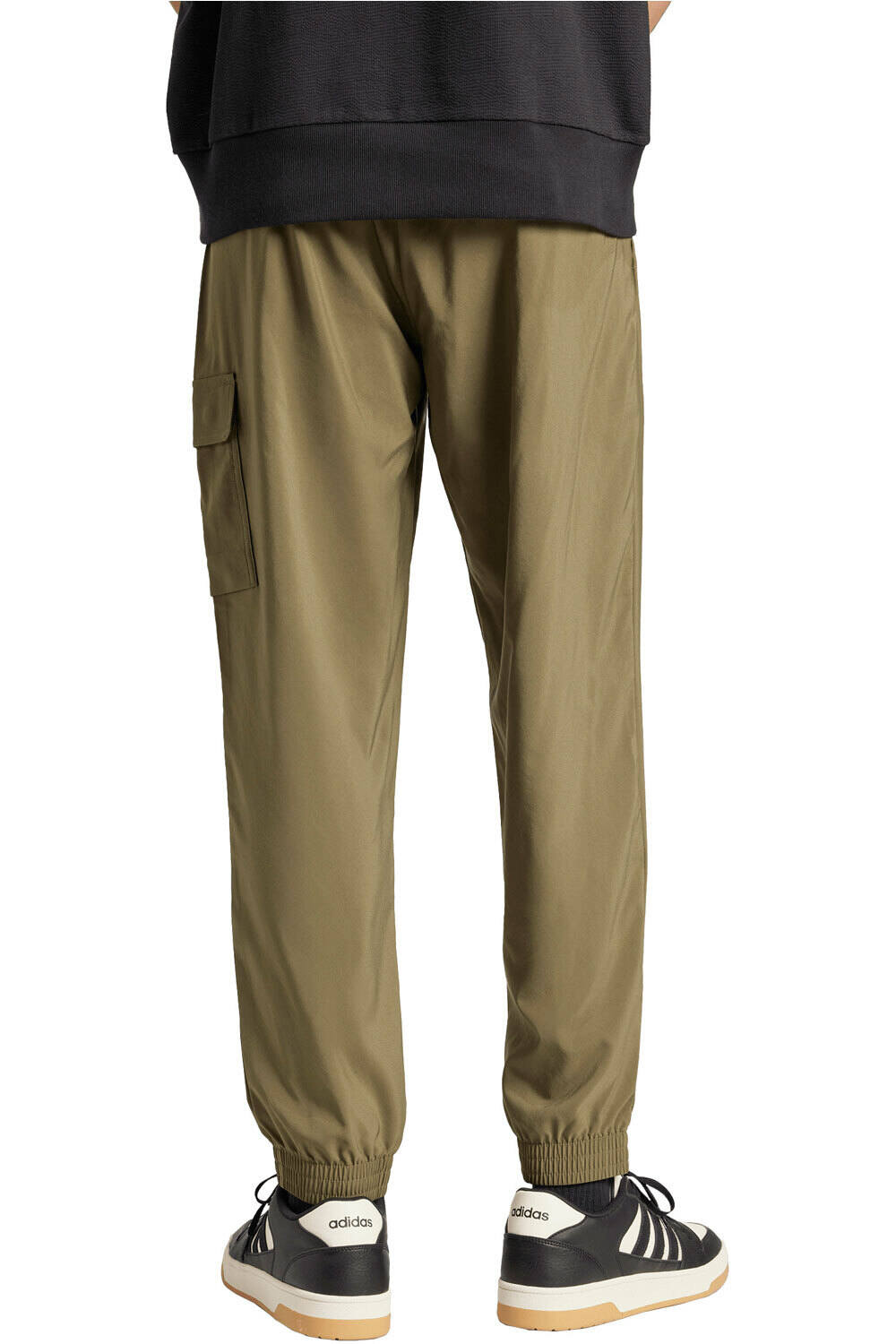 adidas pantalón hombre ESSENTIALS SMALL LOGO CARGP VERDE vista trasera