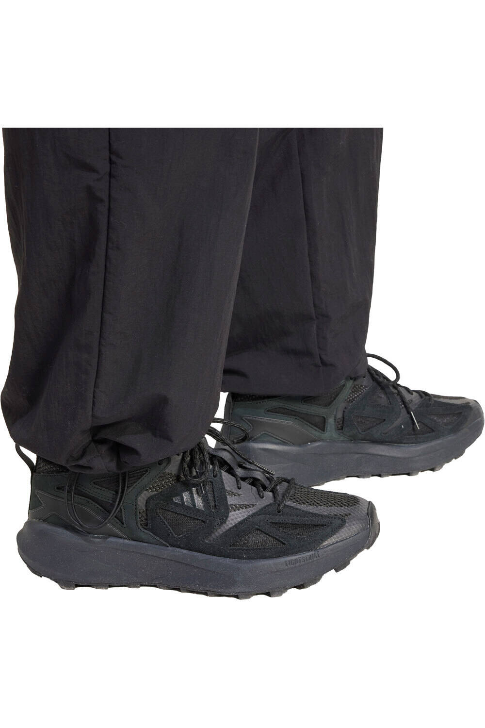 adidas pantalón hombre ESSENTIALS SMALL LOGO WOVEN OPEN HEM  03
