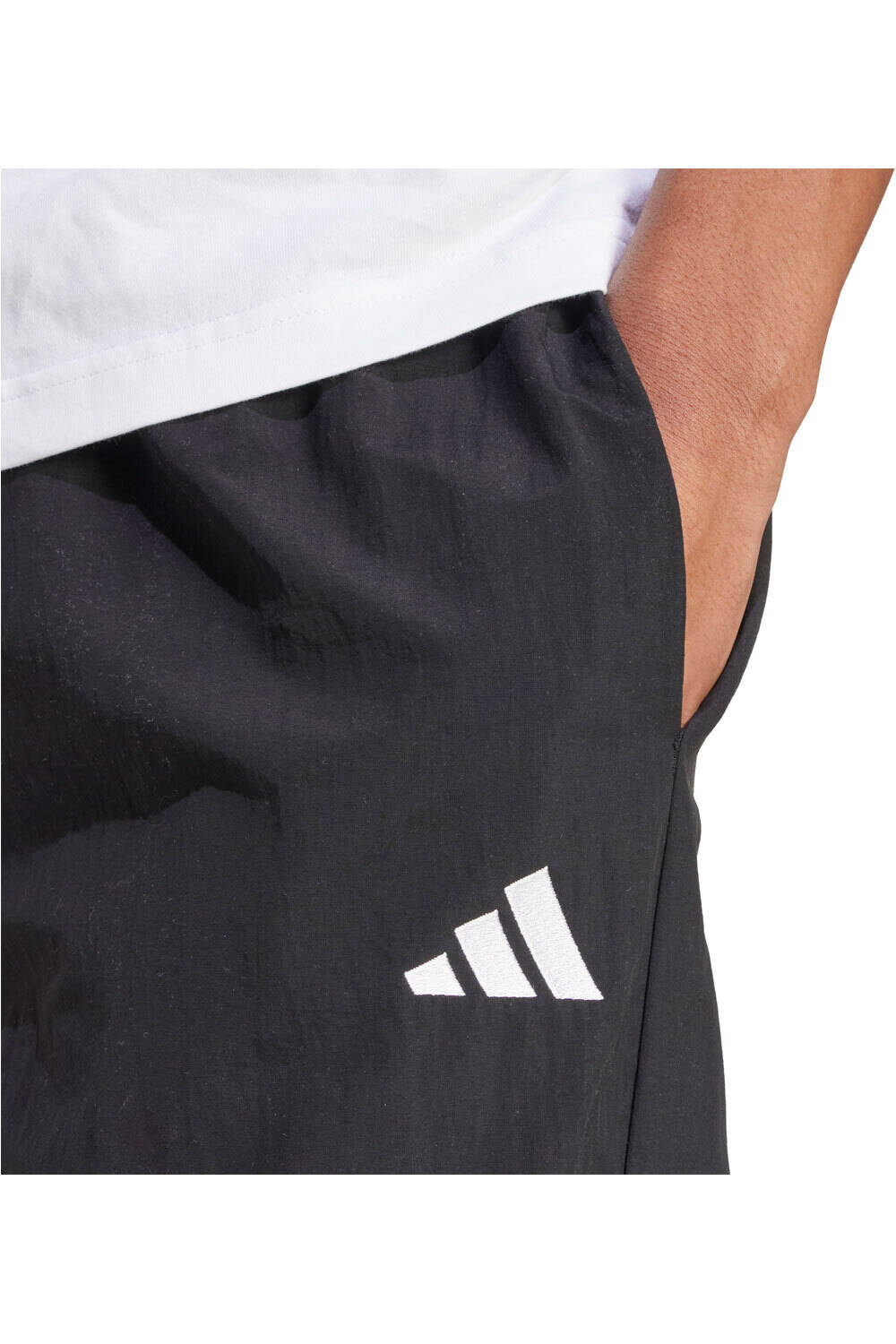 adidas pantalón hombre ESSENTIALS SMALL LOGO WOVEN OPEN HEM  04