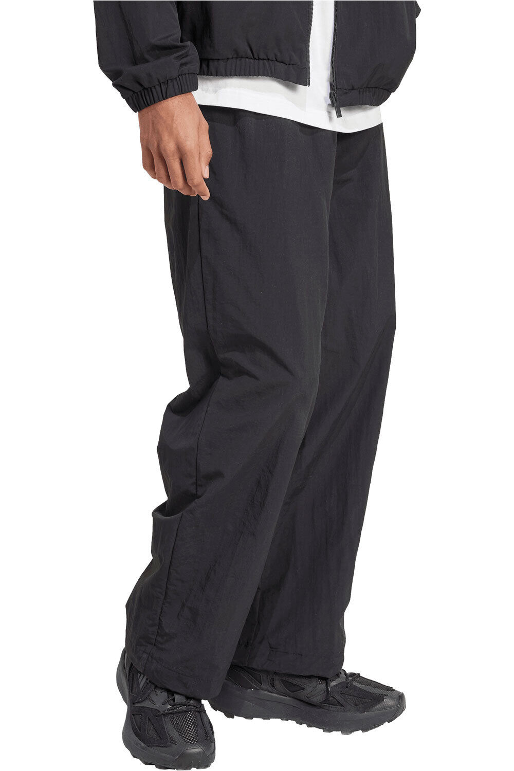 adidas pantalón hombre ESSENTIALS SMALL LOGO WOVEN OPEN HEM  vista detalle