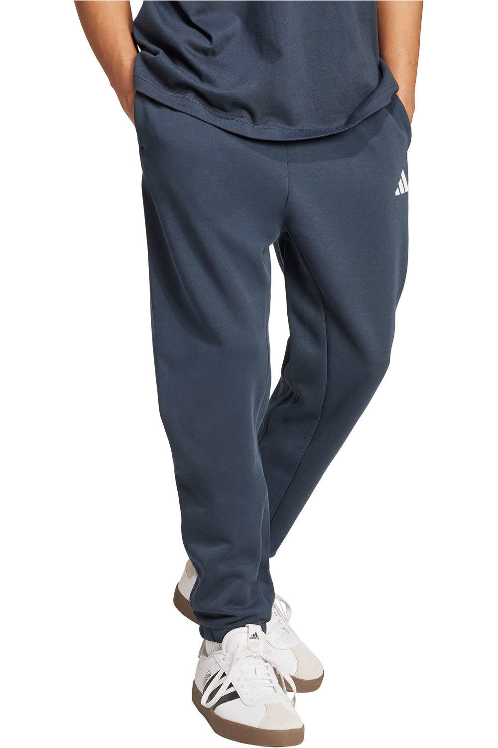 adidas pantalón hombre FUTURE ICONS SMALL LOGO AZUL vista detalle
