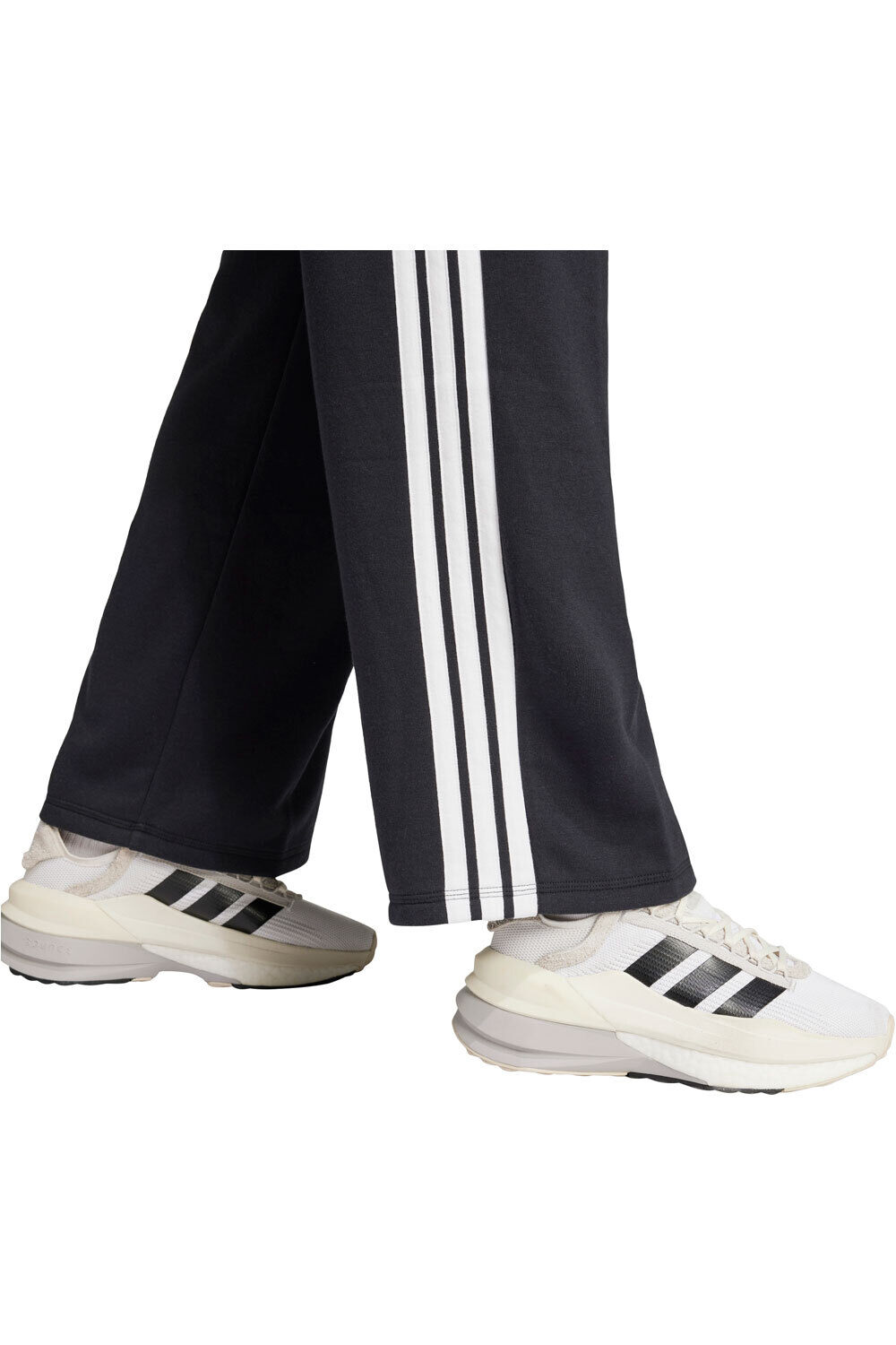 adidas pantalón mujer ESSENTIALS 3-STRIPES OPEN HEM FRENCH TERRY NEGRO 04