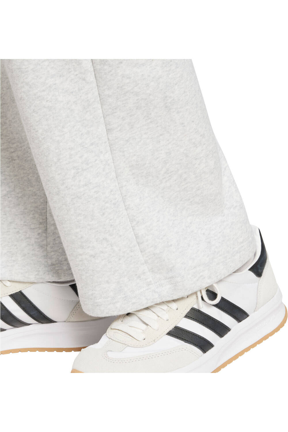 adidas pantalón mujer ESSENTIALS SMALL LOGO GRIS vista detalle