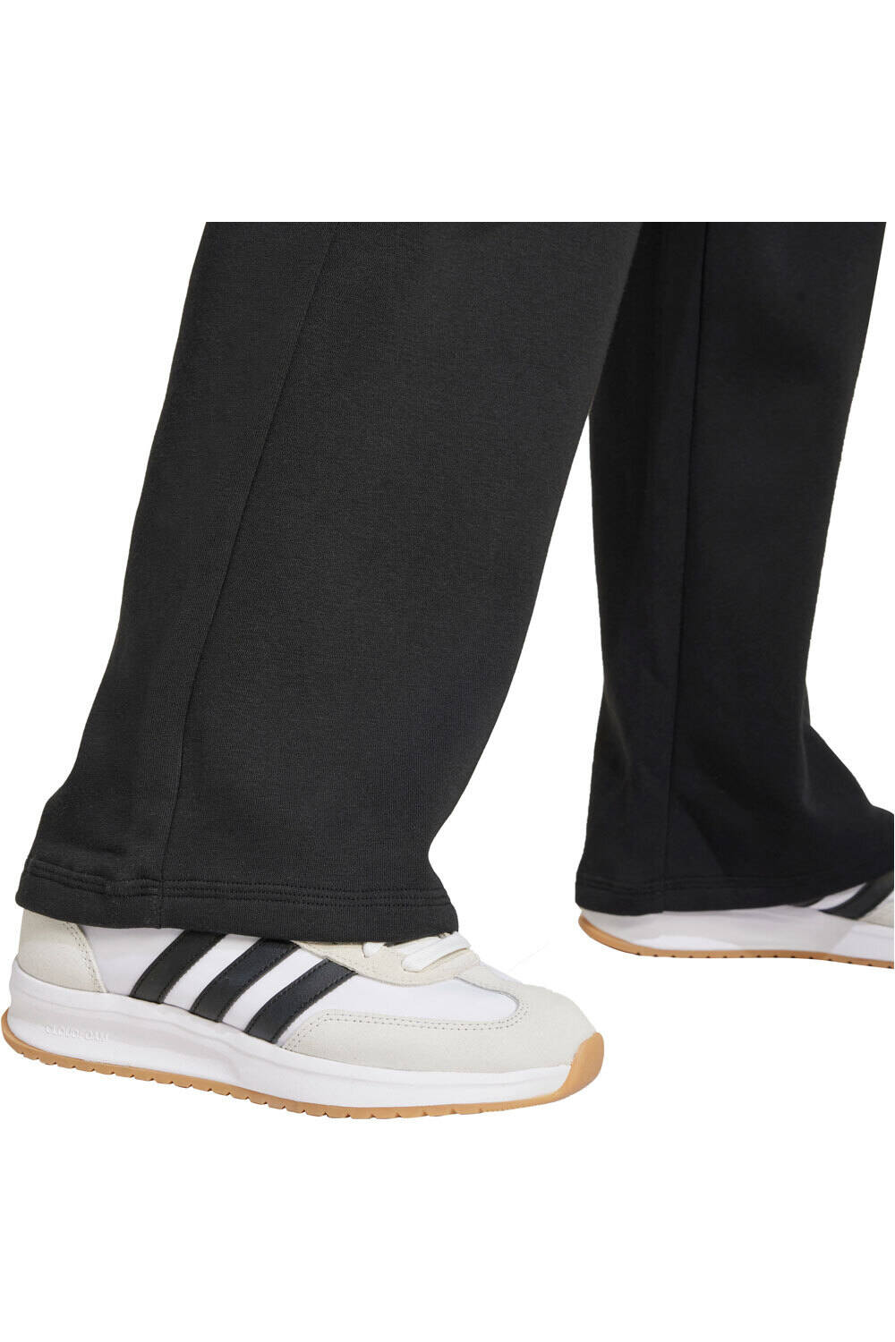 adidas pantalón mujer ESSENTIALS SMALL LOGO NEGRO 04