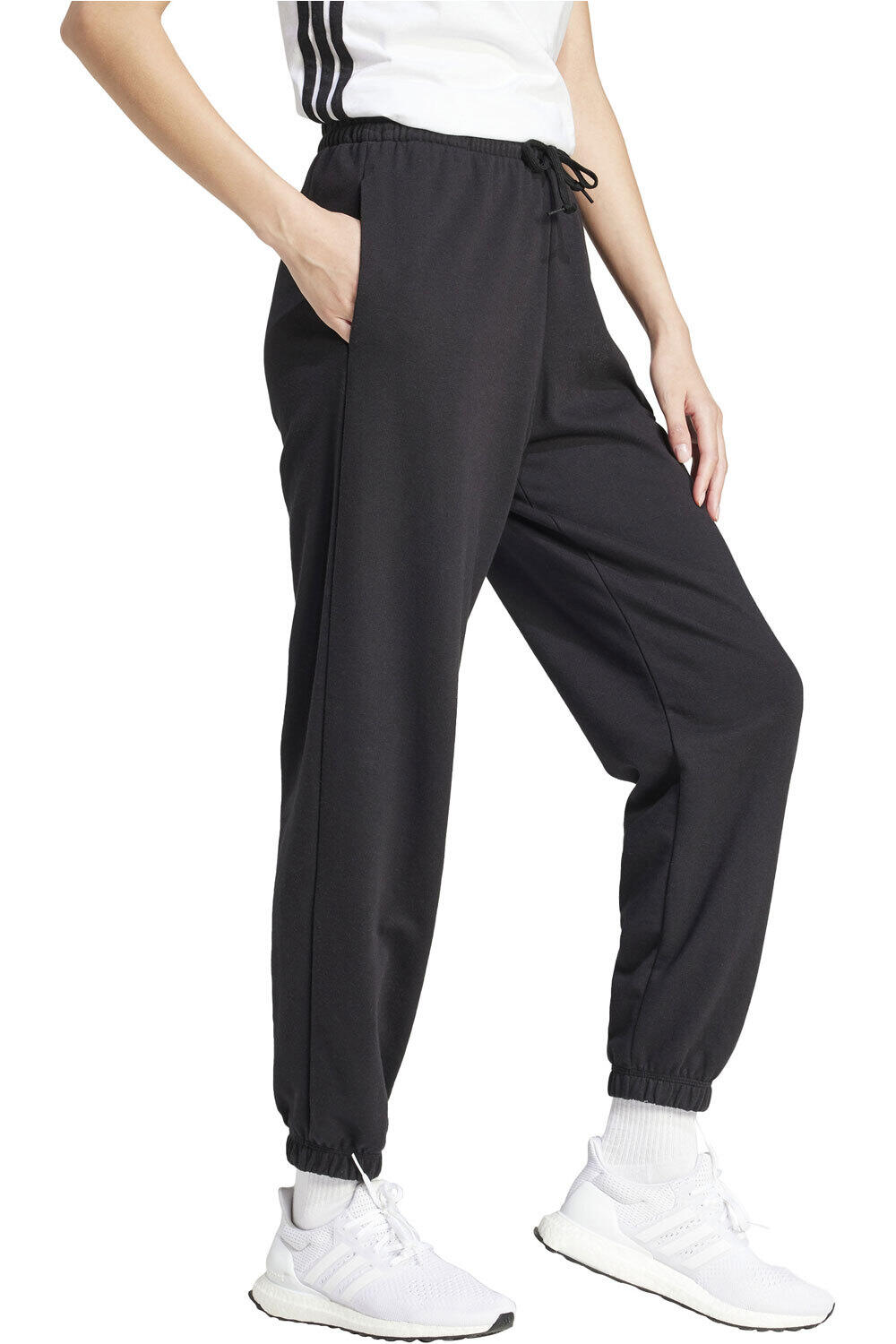 adidas pantalón mujer ESSENTIALS SMALL LOGO NEGRO vista detalle