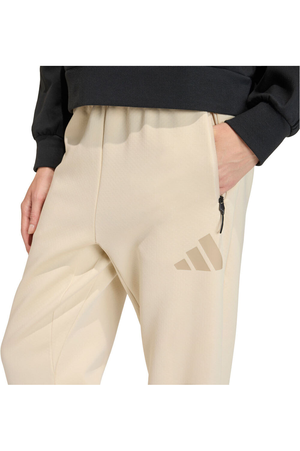 adidas pantalón mujer Z.N.E. MARRON vista detalle