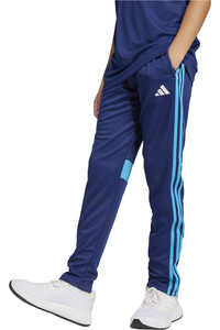 AZ