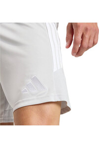 adidas pantalones cortos futbol TIRO26 LEAGUE GRIS vista detalle
