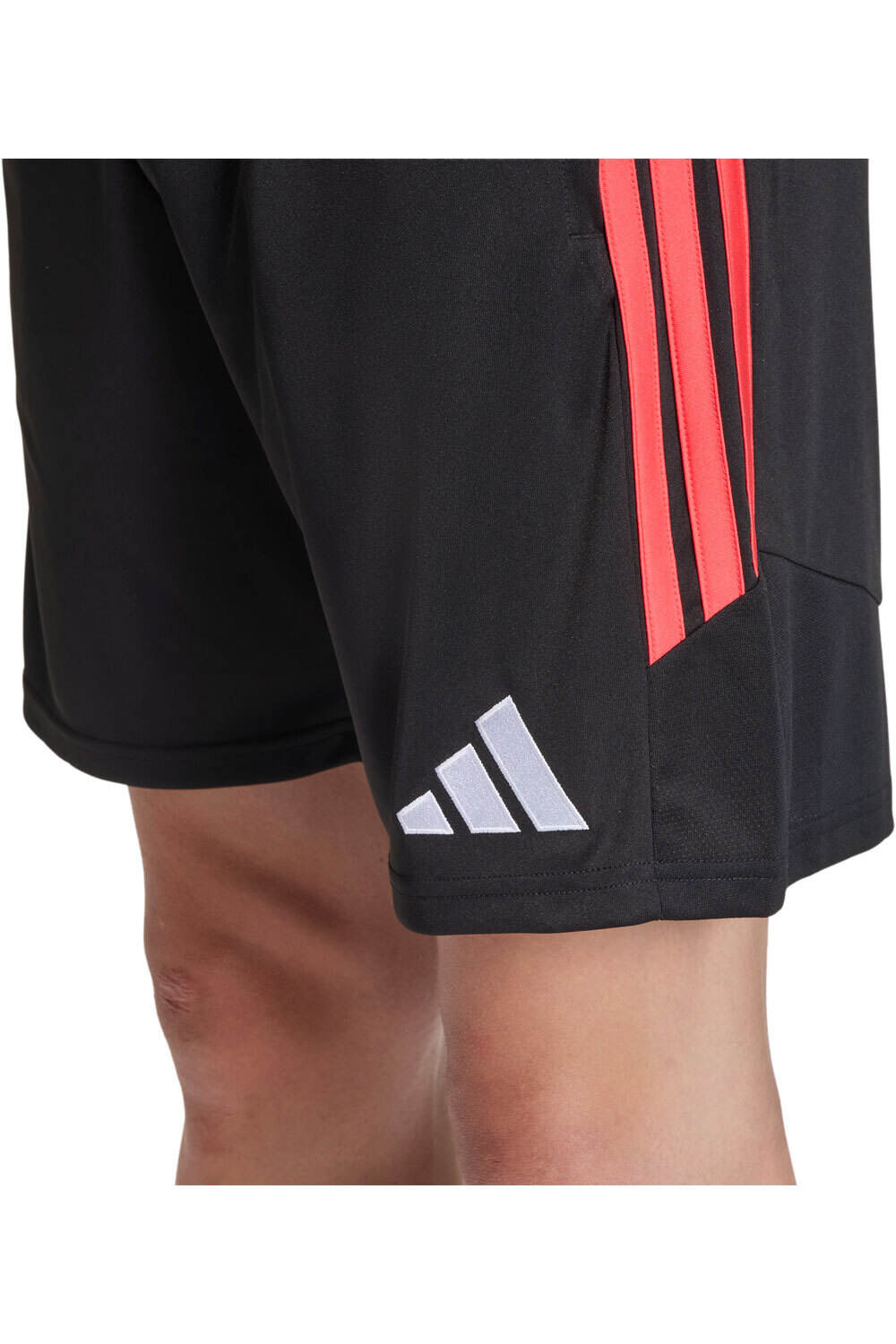 adidas pantalones cortos futbol TIRO26 LEAGUE NEGRO vista detalle