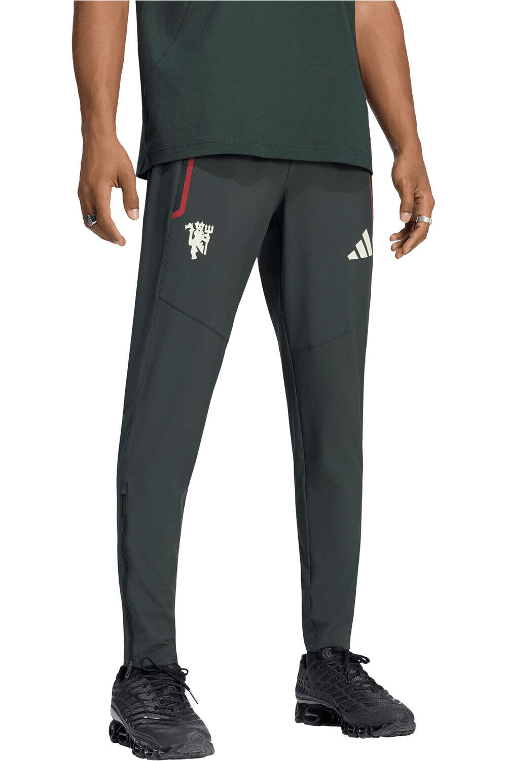 adidas pantalones futbol MANCHESTER UNITED TIRO TECH NEGRO vista frontal