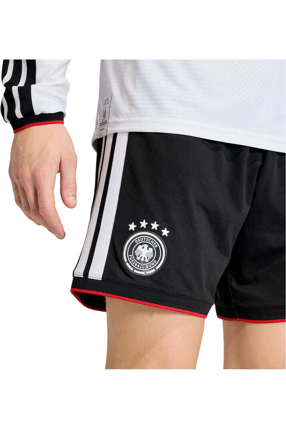 adidas pantalones fútbol oficiales ALEMANDIA MUNDIAL 2026 PRIMERA EQUIPACION NEGRO vista detalle