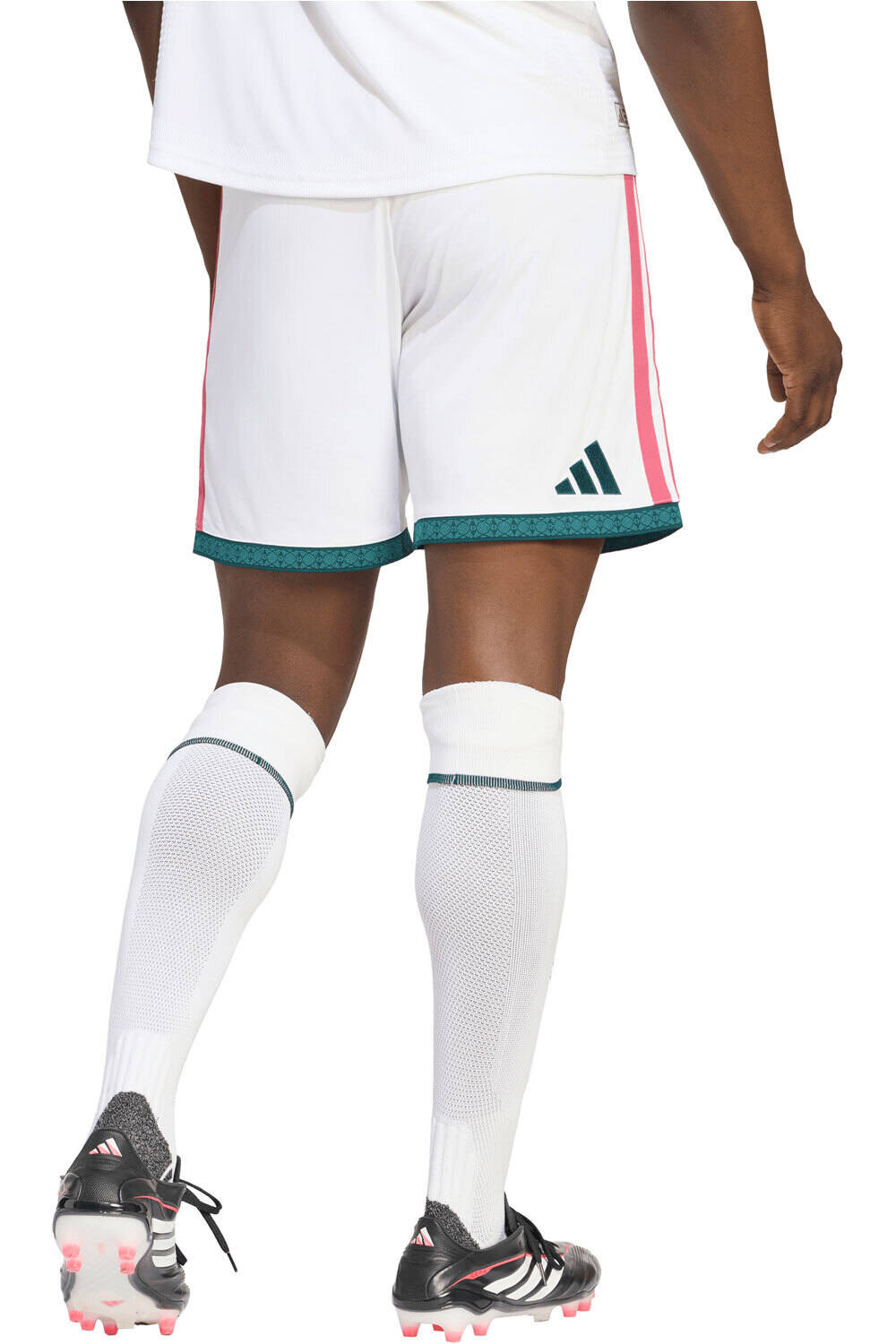 adidas pantalones fútbol oficiales REAL MADRID 26/27 PRIMERA EQUIPACION BLANCO vista trasera