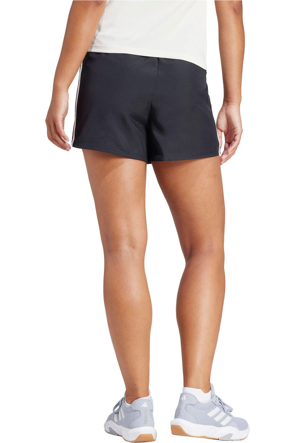 adidas pantalones y mallas cortas fitness mujer 3 STRIPES NEGRO vista trasera