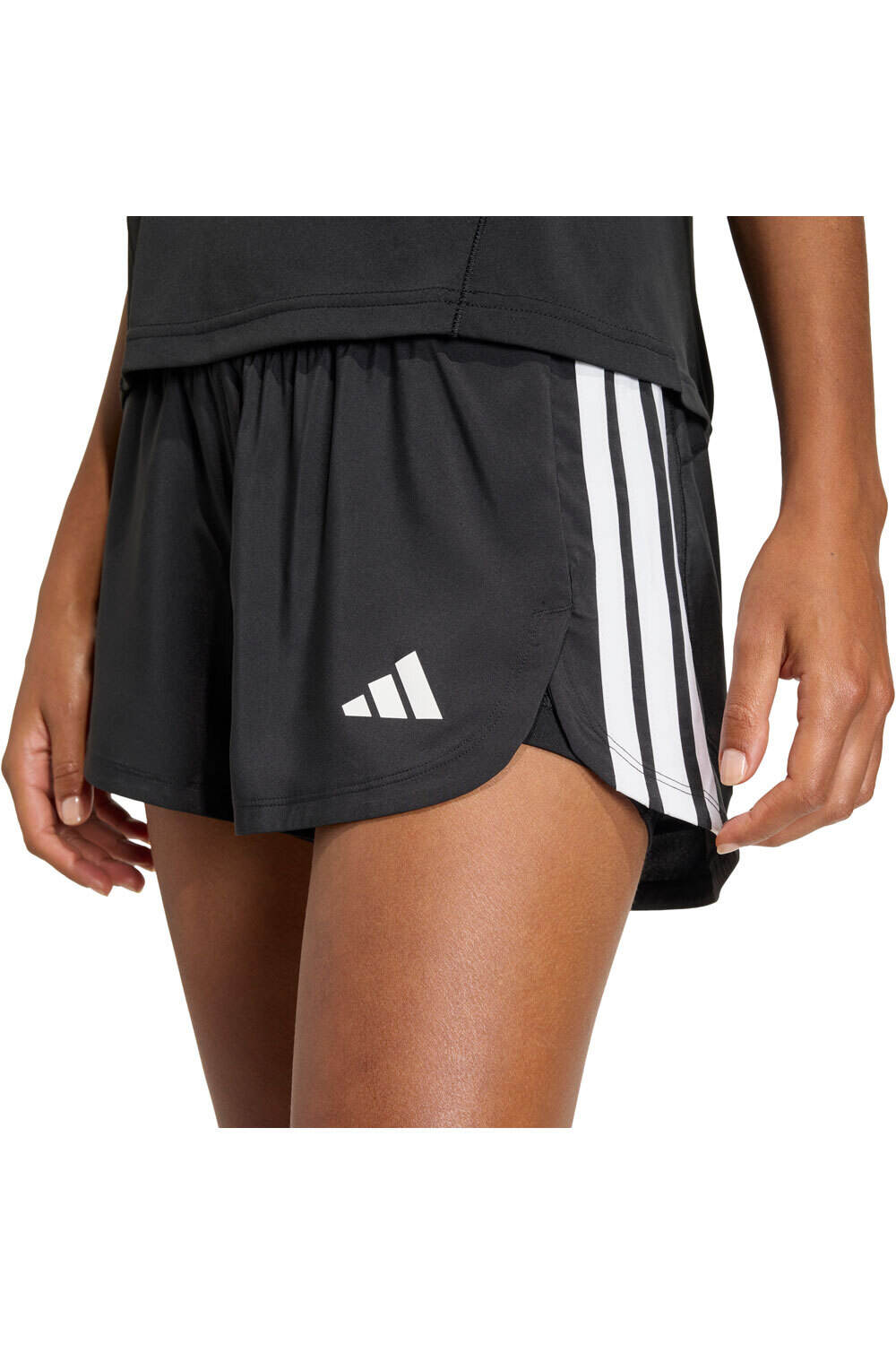 adidas pantalones y mallas cortas fitness mujer PACER WORKOUT WOVEN 2IN1 NEGRO vista detalle