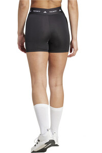 adidas pantalones y mallas cortas fitness mujer TECHFIT NEGRO vista trasera