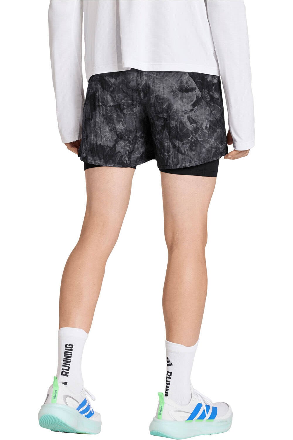 adidas pantaloneta técnica hombre ADI365 SPRAY DYE 2IN1 GRIS vista trasera
