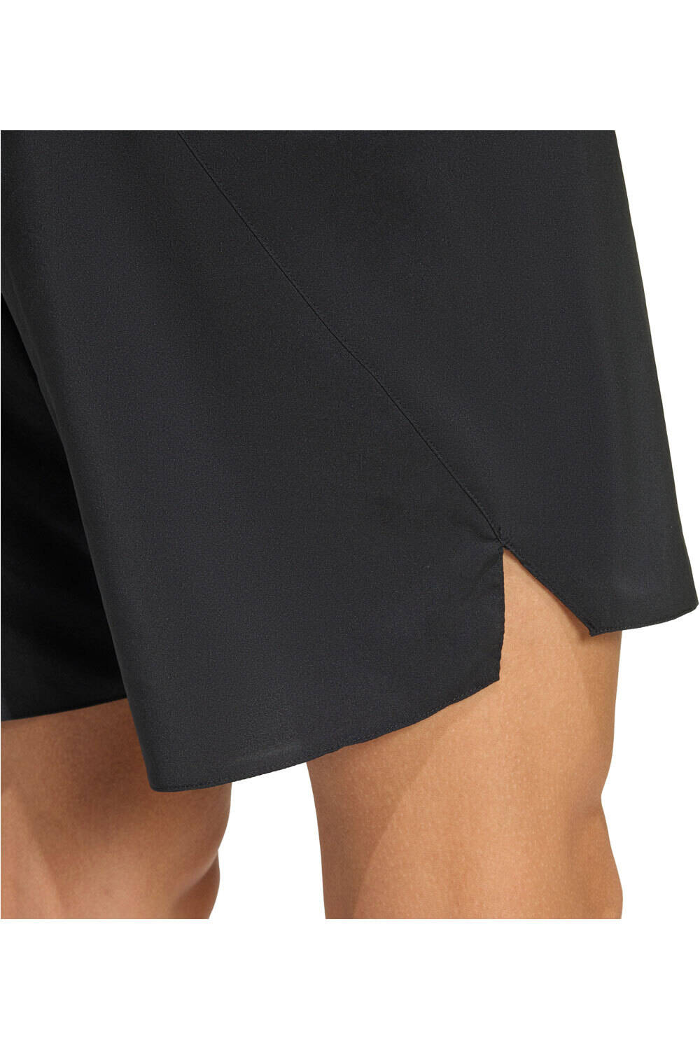 adidas pantaloneta técnica hombre RUN ESSENTIALS NEGRO 03