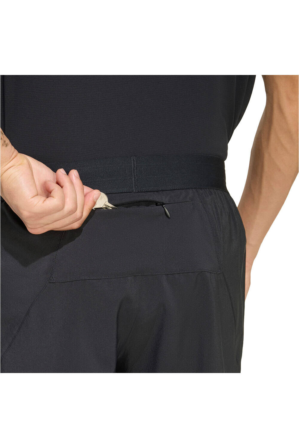 adidas pantaloneta técnica hombre RUN ESSENTIALS NEGRO vista detalle