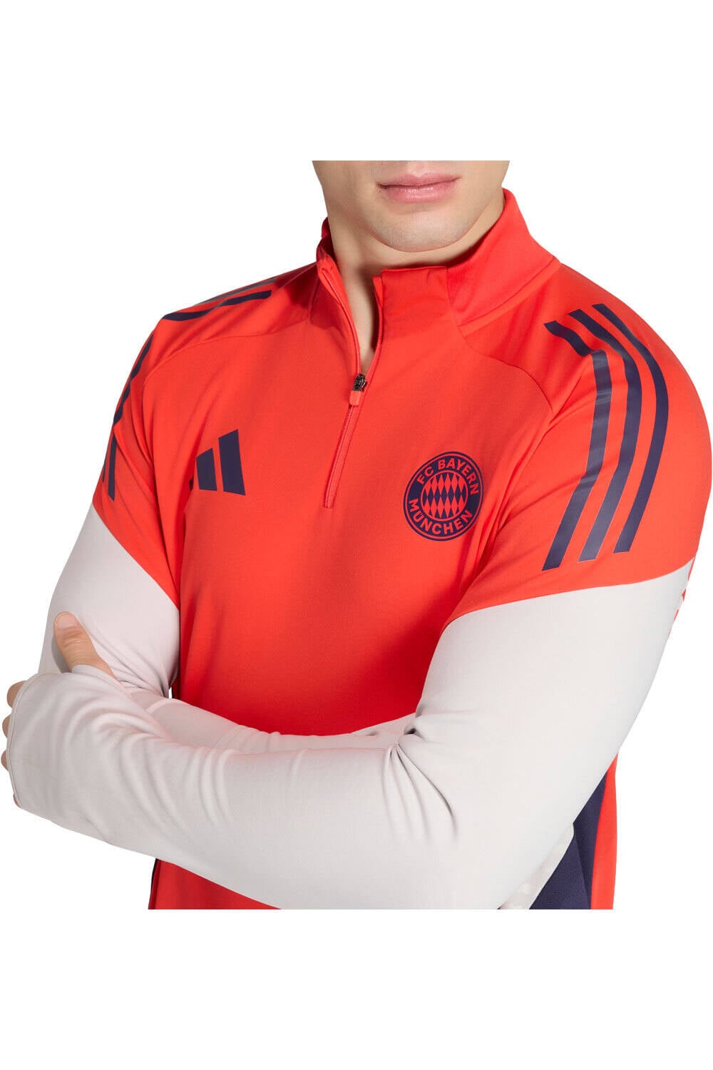 adidas sudadera entrenamiento fútbol BAYERN DE MUNICH 25/26 ENTRENAMIENO ROJO vista detalle
