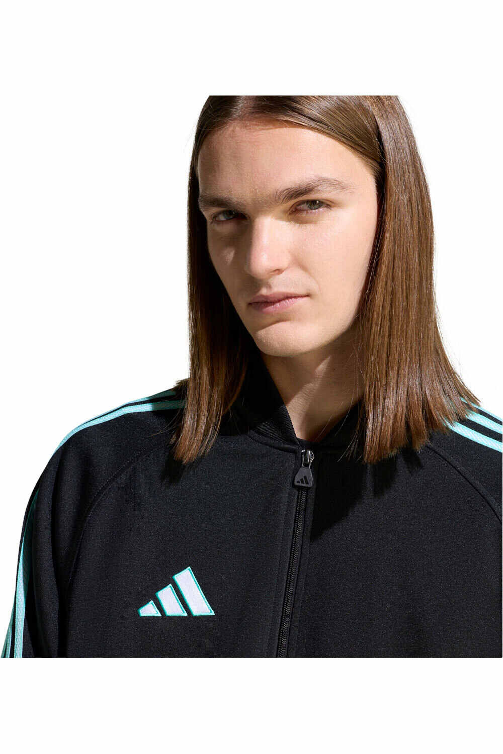 adidas sudadera hombre MERCEDES - AMG PETRONAS FORMULA ONE TEAM LAS VEGAS NEGRO vista detalle