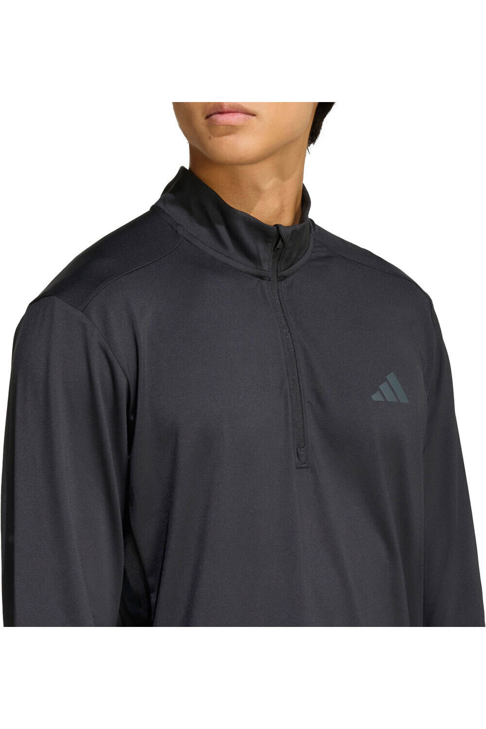 adidas sudaderas deportivas mujer TECH ESSENTIALS WORKOUT 1/4 ZIP NEGRO vista detalle