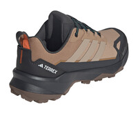 adidas zapatilla trekking hombre TERREX SKYCHASER AX5 GORE-TEX MARRON vista trasera