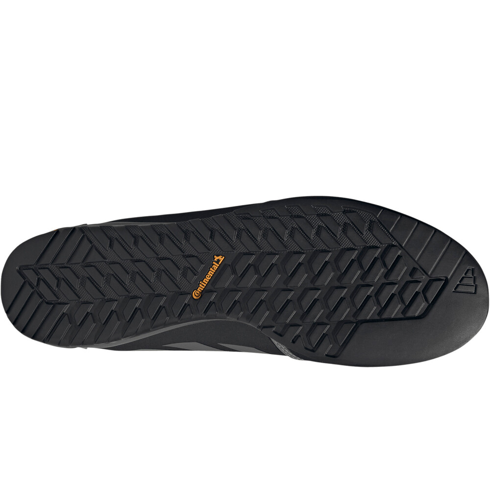 adidas zapatilla trekking hombre TERREX SKYCHASER SOLO 3 NEGRO vista superior